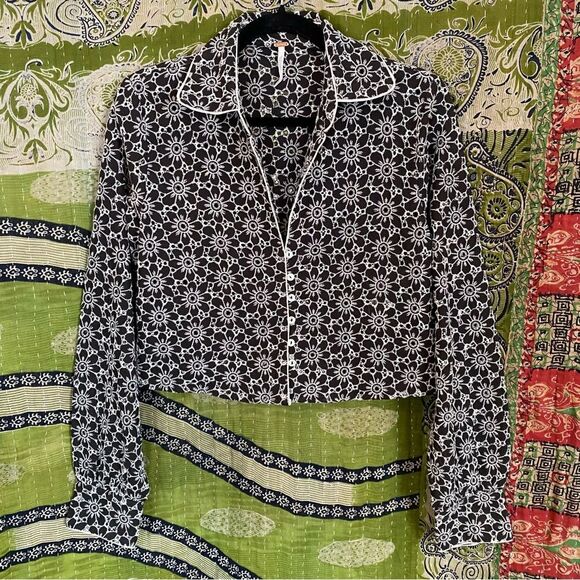 NWOT Free People Black/ White Dream A Little Dream Blouse Size Extra Small - Picture 2 of 15